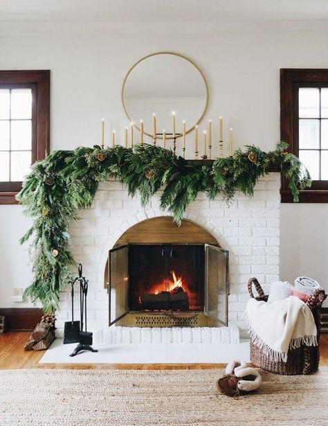 Navidad Natural, Holiday Fireplace, Holiday Mantel, Fireplace Mantel Decor, Christmas Fireplace Decor, Christmas Tablescape, Christmas Mantle, Navidad Diy, Natural Christmas