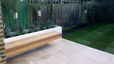 Grey limestone patio paving raised beds floating hardwood bench Clapham London - London Garden Design Beds Floating, Clapham London, Paving Garden, Paving Stone Patio, Limestone Patio, Modern Outdoor Seating, Patio Paving, Garden Seating Area, Garden Walls