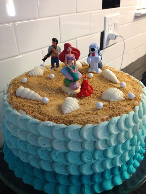 Little mermaid cake with buttercream frosting! Ariel Smash Cake, Diy Ariel Cake, Little Mermaid Cake, Basic Mermaid Cake, Little Mermaid Sheet Cake, Square Mermaid Birthday Cake, Ariel Two Tier Cake, Ariel Cake, Mermaid Pirate Party