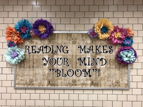 “Reading makes you mind bloom” Bulletin board Reading Makes Your Mind Bloom, Bloom Bulletin Board, Bullentin Boards, Class Door, Fall Bulletin Boards, Counseling Office, Display Boards, School Theme, 3rd Grade Reading