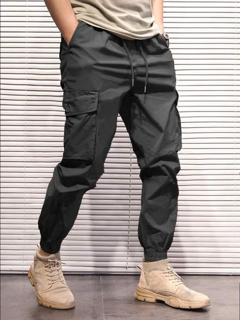 Nike Cargo Pants Outfit Men, Cargo Pants Ideas Men, Cargo Joggers Outfits Men, Men’s Cargos, How To Style Cargo Pants Men, Men’s Cargo Pants Outfit, Men’s Pants, Black Men Outfits Street Style, Simple Mens Fashion