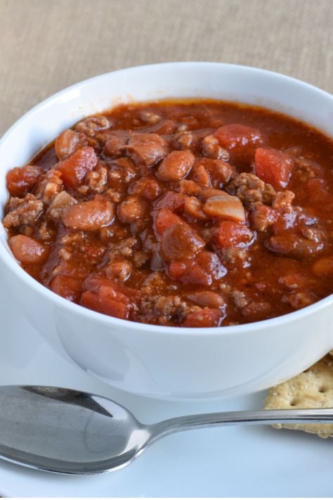 How To Make Chili With Fresh Tomatoes Chili With Fresh Tomatoes, Fresh Chili Recipe, Chili Recipe No Tomatoes, Recipe Using Tomatoes, Tomato Juice Recipes, Homemade Chili Recipe, How To Make Chili, Winter Soup Recipe, Fresh Tomato Recipes