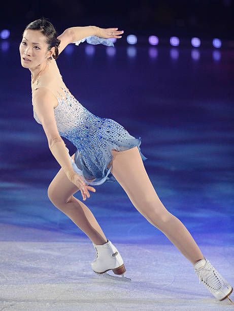 YOKOHAMA, JAPAN - AUGUST 22: Shizuka Arakawa of Japan performs during 'Friends on Ice 2013' at Shin-Yokohama Skate Center on August 22, 2013 in Yokohama, Japan. (Photo by Atsushi Tomura/Getty Images) Shizuka Arakawa, Pairs Figure Skating, Skating Costume, Yokohama Japan, Figure Skating Costumes, Skating Dress, Light Blue Dresses, Women Figure, Figure Skating Dresses