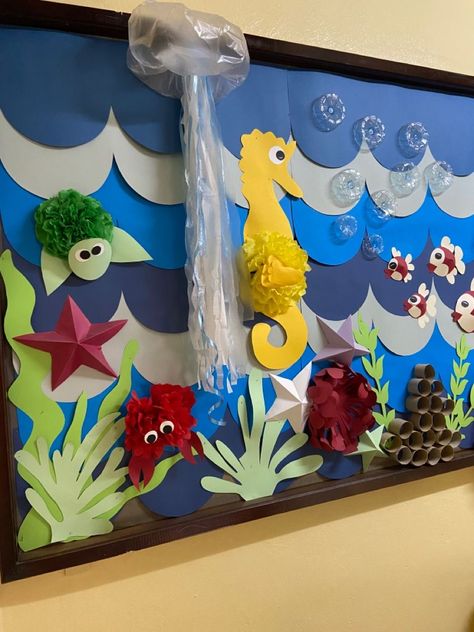 Wave Paper Art, How To Make Ocean Waves With Paper, Seahorse Bulletin Board Ideas, Ocean Bulletin Board Ideas Preschool, Sea Animals Crafts For Kids, Sea Decoration Ideas Ocean Themes, Under The Sea Bulletin Board Ideas, Animal Art For Toddlers, Ocean Animal Art