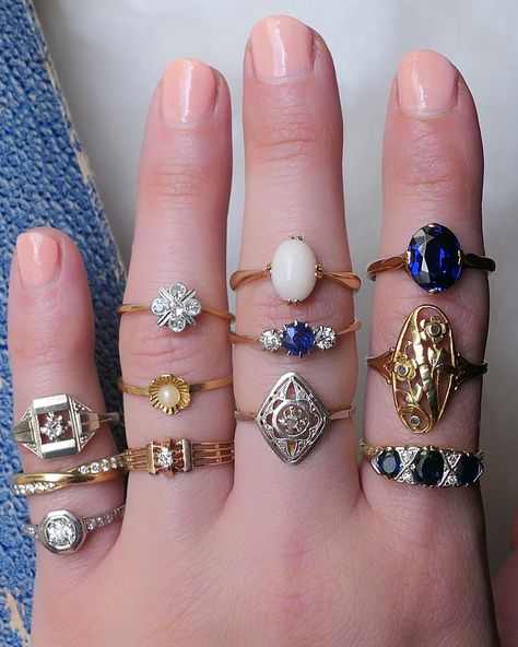 A stack playing with a mixture… of sapphires 💙 of panel rings✨ of deco clusters 🌼 of single stones ⭐️ And of bands 🌈 What would be your pick from these vintage and antique rings?! ☺️ Tap for details, dm for layaway, save for inspo 😍❤️ #petitcoeurjewellerybox #ringstack #ringstagram #vintagerings #antiquerings #mourningring #vintagejewelry #vintagejewels #antiquejewelry #antiquejewelryaddiction #antiquejewels #antiquejewelryforsale #ringgoals #ringgame #howivintage #vintagejewelrycollector... Ring Stacks, Ring Game, Single Stone, Vintage Jewels, Antique Rings, Stacking Rings, Vintage Rings, Antique Jewelry, Tap