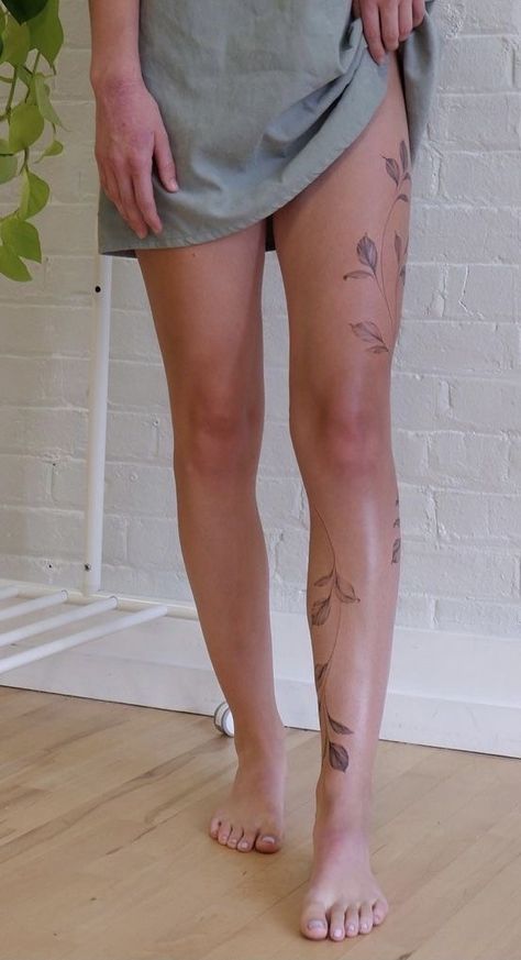 Tattoo Bein Frau, Wrap Around Tattoo, Wrap Tattoo, Vine Tattoos, Leg Tattoos Women, Leg Sleeve Tattoo, Thigh Tattoos Women, Classy Tattoos, Leg Tattoo