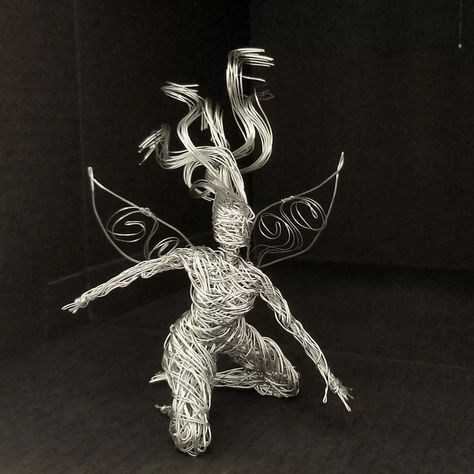 Wire fairy sculpture Ap 3d Art, Fairy Sculpture, Fantasy Wire, Crafts With Beads, Forest Critters, Wire Fairy, Wire Sculptures, Art Wire, Blender Tutorial