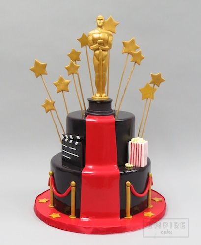 Hollywood Oscar Red Carpet Hollywood Sweet 16, 21st Birthday Party Themes, Hollywood Cake, Theatre Cake, Hollywood Birthday Parties, Red Carpet Theme, Hollywood Birthday, 18th Birthday Party Themes, Movie Night Birthday Party