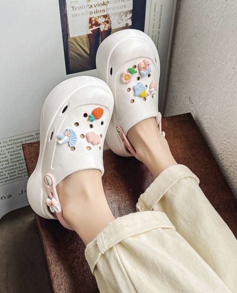 Cute platform (fake) crocs High Heel Crocs, Clogs For Women, Strawberry Decorations, Womens Clogs, Color Blocking, Clogs, High Heels, Women Shoes, Collar