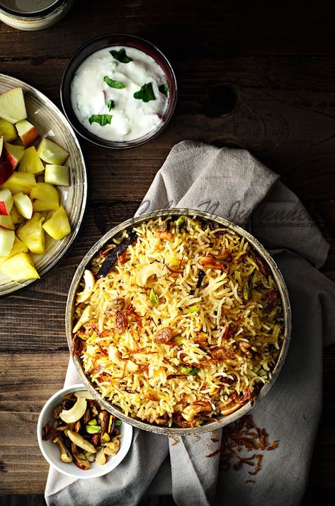 Easy & most delicious authentic veg Kashmiri Pulao recipe is here for you all. Sweet & aromatic, best mixed fruit and nuts pulao recipe you will ever need. Quiche Tarts, Kashmiri Pulao, Kashmiri Cuisine, Pizza Quiche, Veg Pulao, Whole Spices, Pulao Recipe, Rice Pasta, Biryani Recipe