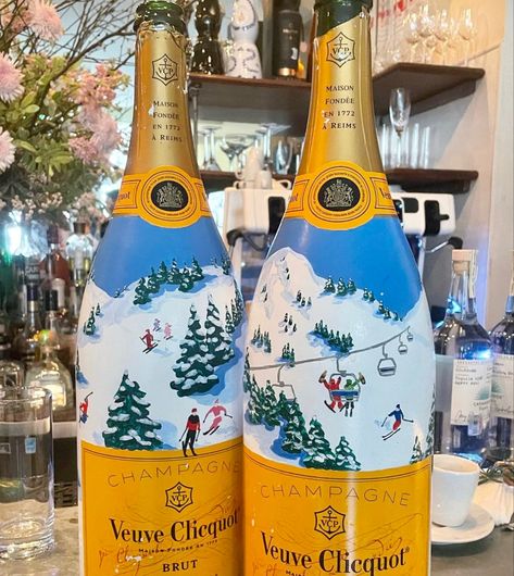 Thanksgiving Champagne Bottle, Holiday Painted Champagne Bottle, Painted Champagne Bottle New Years, Painted Liquor Bottles Diy, Christmas Champagne Bottle, Painted Prosecco Bottle, Drawing Candles, Painted Champagne Bottle, Custom Champagne Bottle