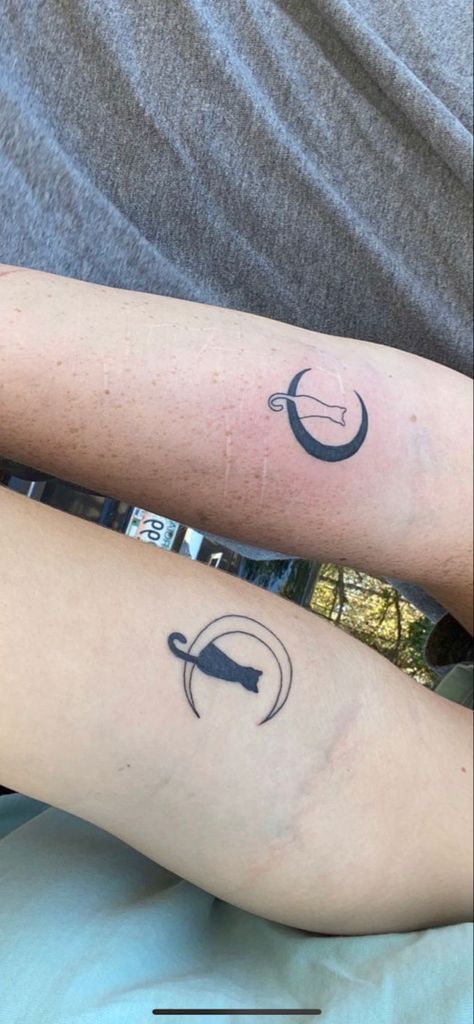 matching cat tattoos Cool Matching Tats, Bestie Cat Tattoos, Same But Different Matching Tattoo, Cute Tattoos Matching Best Friends, Match Tattoos For Best Friends, Cute Tattoo Ideas For Best Friends, Cute Best Friend Matching Tattoos, Sibling Cat Tattoos, Cat Tattoo Friends