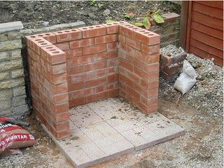 Brick Built Bbq, Backyard Grill Ideas, Brick Grill, Barbecue Ideas, Bbq Kit, Laying Decking, Brick Bbq, Diy Pizza Oven, Backyard Grill