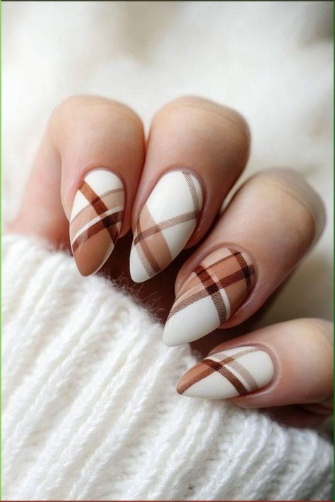 Fall Nails Trendy Designs, Thanksgiving Nails Fall Acrylic, Thanksgiving Plaid Nails, Fall Sweater Nail Design, Plaid Fall Nail Designs, Fall Nails Ideas Autumn 2024, Fall Plaid Nail Designs, Autumn Nail Ideas Fall, Fall Plaid Nails