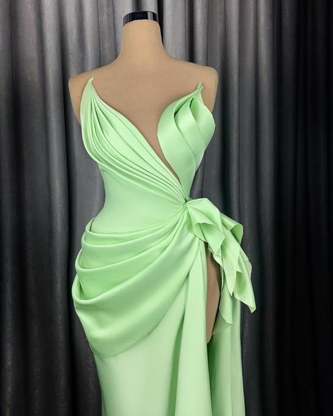 Midsummers Party, Skirt Couture, Couture Design, Dinner Dress Classy, Green Dresses, Cute Prom Dresses, Looks Black, Prom Outfits, Gowns Of Elegance