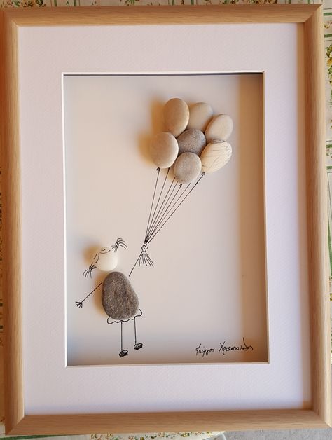 Girl with balloons Pebble Art Balloons, Stone Pictures Pebble Art, Dried Flowers Wedding, Diy Rock Art, Its A Girl Balloons, Pebble Pictures, Sea Glass Crafts, Stone Pictures, Stone Crafts