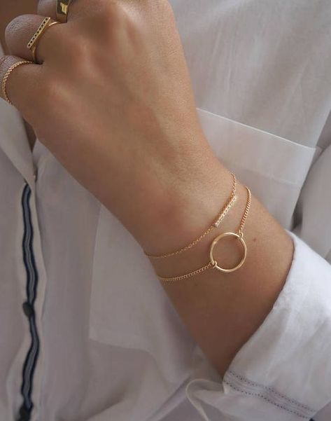 Gold Bracelet For Women Classy, Jewelry Designs Ideas, Karma Bracelet, Gold Bar Bracelet, Gold Bracelet Simple, Wedding Earrings Drop, Circle Bracelet, Gold Bracelet For Women, Classy Jewelry