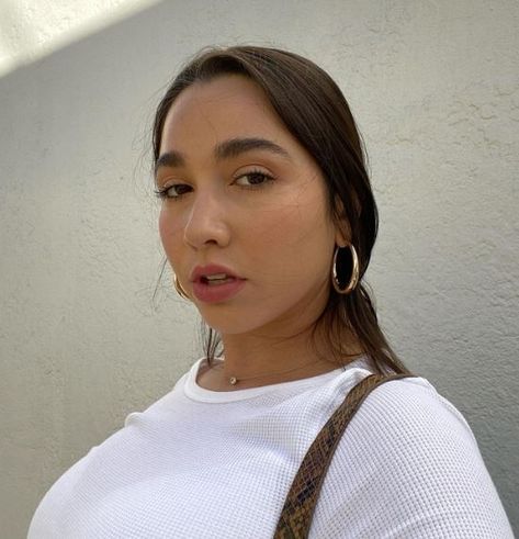 Karlee Grey Wiki, Bio, Age, Height, Measurements, Photos, Tattoos, Net Worth Pretty Blonde Hair, Gray Instagram, Photo A Day Ideas, Beautiful Brown Eyes, Grey Pictures, Bra Cup Sizes, My Kind Of Woman, Grey Tattoo, Hottie Women