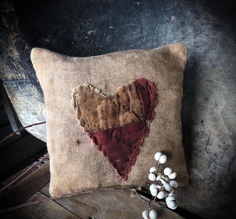 Primitive Heart Pattern, Primitive Valentine Crafts, January Craft, Pillow Tucks, Primitive Valentine Decor, Primitive Decor Ideas, Primitive Valentine, Vintage Valentine Crafts, Antique Farmhouse Decor