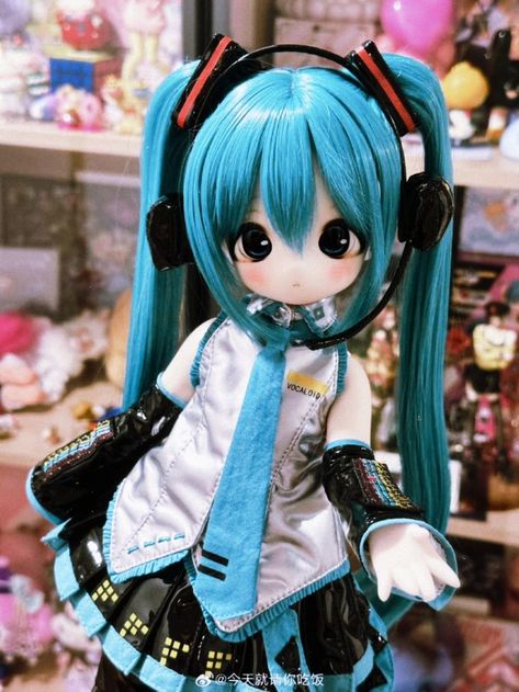 Bjd miku Miku Doll, Pretty Miku Figures, Miku Bjd Doll, Elf Bjd Doll, Pink Bjd Doll, Side Ponytail, Bjd Smart Doll, Jointed Dolls, Anime Dolls