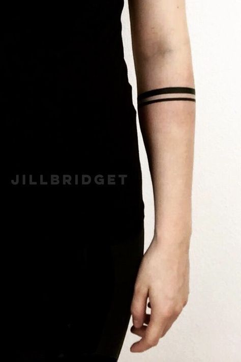 Bracelet tattoo | Solid band tattoo | Stripes tattoo arm    #Uncategorized Tattoo Stripes, Black Band Tattoo, Stripe Tattoo, Wellen Tattoo, Tato Geometris, Tattoo Band, Tatuagem Masculina Pequena, Pola Tato, Bracelet Tattoo