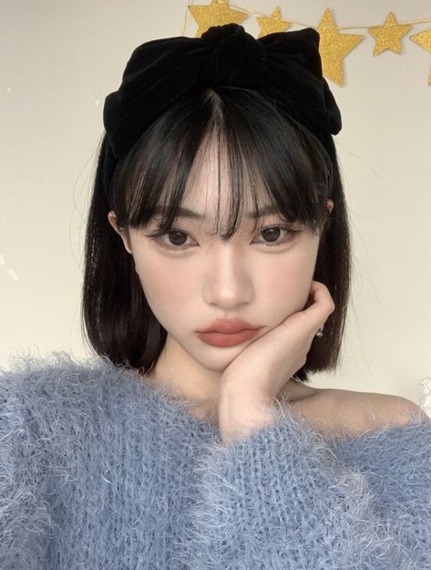 Short Hair Makeup, Marketing Copywriting, Short Hair Tomboy, Korean Short Hair, Brunette Hair With Highlights, Hairstyles For Layered Hair, Hair Tips Video, Shot Hair Styles, Haircuts Straight Hair