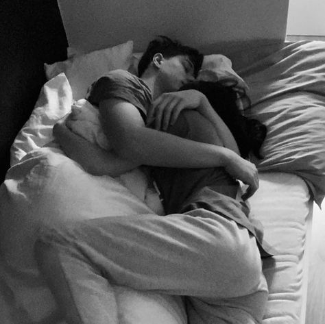 Couple Sleeping, Image Couple, Laying In Bed, Teenage Love, Cute Couples Cuddling, Hugging Couple, My Kind Of Love, Cute Relationship Photos, Boyfriend Goals