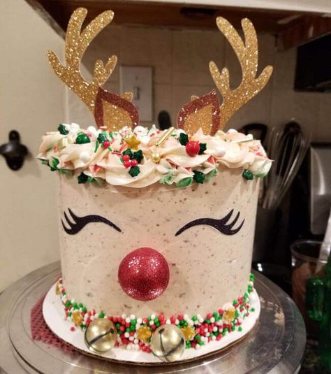 50 Reindeer Cake Design (Cake Idea) - March 2020 Reindeer Birthday Cake, Reindeer Cake Christmas, Christmas Theme Birthday Cake, Reindeer Cake, Christmas Birthday Cake, Reindeer Cakes, Christmas Dessert Table, Christmas Themed Cake, Christmas Cake Designs