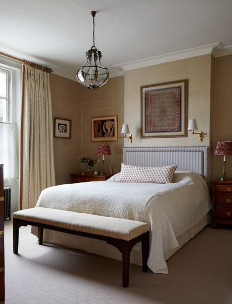 An early Victorian townhouse in north London has a sympathetic overhaul by Cave Interiors Victorian House Bedroom, London Townhouse Interior, London House Interior, London Bedroom, Townhouse Interior, Victorian Townhouse, Victorian Bedroom, Dream Bedroom Inspiration, London Townhouse