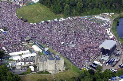 U2 ~ Elevation stage at Slane Castle Slane Castle, Paul Hewson, Concert Stage Design, Bono U2, Concert Stage, Wish I Was There, Sweetest Thing, Living Legends, Stage Design