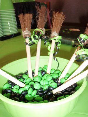 Wicked Snacks, Broadway Musicals Party, Cake Pops Cute, Tony Awards Party, Candy Cane Cake, Wicked Party, Broadway Theme, Broadway Party, Witch Party