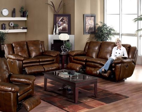 How to Decorate with Leather Furniture - Interior Decorating Colors - Interior Decorating Colors Black Leather Sofa Decor, Brown Leather Couch Decor, Brown Sofa Decor, Tan Sofa Living Room, Brown Leather Sofa Decor, Leather Couch Decorating, Leather Sectional Living Room, Leather Sofa Decor, Brown Leather Sofa Living Room