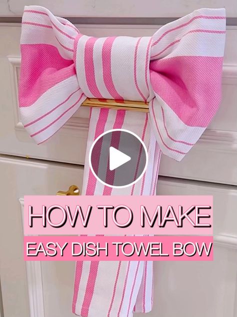 Hand Towel Gift Ideas Holidays, Towel Animals How To Fold, Towel Animals How To Fold Easy, Diy Dish Towel, Dish Towel Crafts, Kitchen Towels Crafts, Towel Folding, Folding Towels, Diy Dish