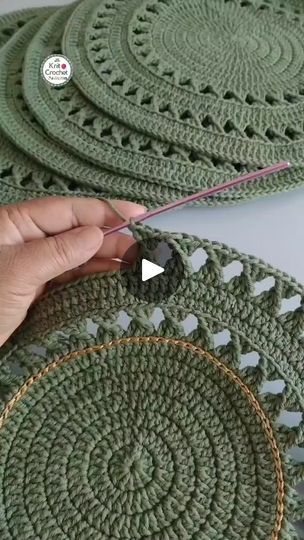 Crochet Mat, Crochet Table Runner Pattern, X Stitch, Crochet Table Runner, Toy Craft, Crochet Crafts, Crochet Tutorial, Doilies, Placemats