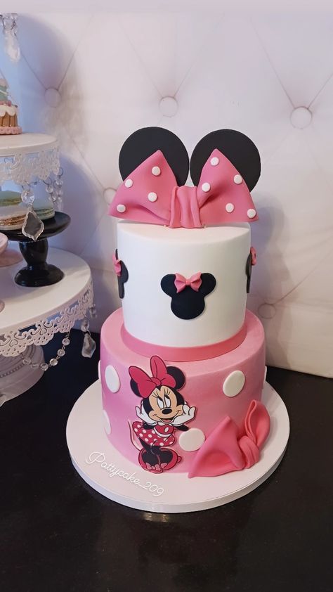 Minnie Mouse Cake Design, Minney Mouse, Mouse Birthday Cake, Minnie Mouse First Birthday, Minnie Mouse Birthday Decorations, Minnie Mouse Birthday Cakes, Minnie Mouse 1st Birthday, Minnie Birthday Party, 2 Tier Cake