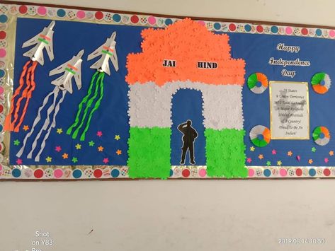 Independence Day Chart Ideas, Republic Day Soft Board Decoration, Independence Day Theme Board, Independence Day India Creative Ideas, Republic Day Bulletin Board Ideas, Independence Day Notice Board Decoration, Independence Day Soft Board Decoration, Independence Day Chart For School, Independent Day Decoration