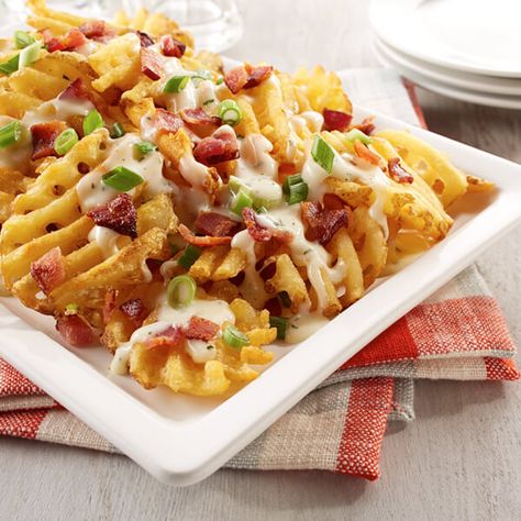 Loaded Baked Potato Cheese Fries Cheese Fries Recipe, Baked Potato Toppings, Cheesy Fries, Cheesy Ranch, Ranch Sauce, French Fries Recipe, Potato Cheese, Crispy Waffle, Homemade French Fries