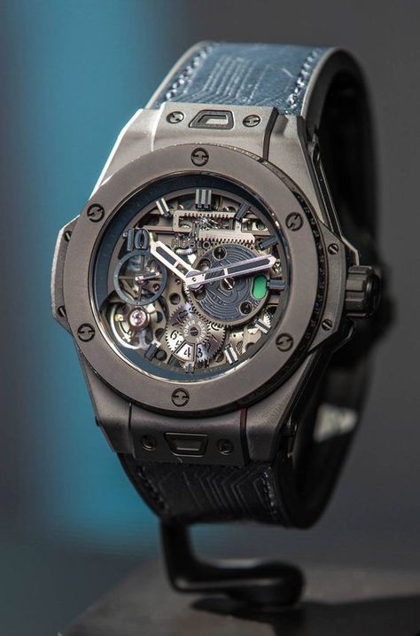 Hublot Black, Hublot Watches Men, Breitling Watches Mens, Stylish Watches Men, Hublot Big Bang, Hublot Watches, Premium Watches, Amazing Watches, Mens Fashion Watches