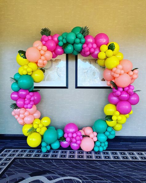 Tropical Party Balloon Garland, Summer Balloon Wall, Neon Balloon Decorations, Bright Balloon Arch, Balloon Ring Backdrop, Tropical Balloons, Tropical Balloon Arch, Balloon Hoop, Tropical Balloon Garland