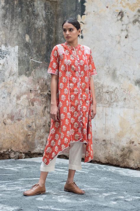 High Low Kurti Designs, High Low Kurti, High Low Kurta, Traditional Patchwork, Salwar Neck Designs, Festive Attire, Cotton Kurti Designs, Printed Kurti, Kurta Designs Women