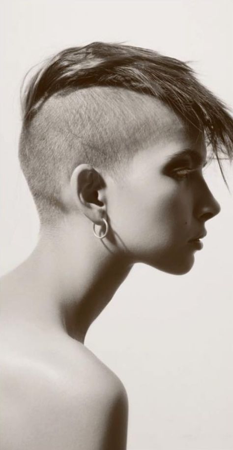 undercut, soft mohawk, ladyhawk Soft Butch, Mohawk Hairstyles For Women, Pixie Crop, Mohawks, Mohawk Hairstyles, Trendy Short Haircuts, Punk Hair, Faux Hawk, Shaved Sides