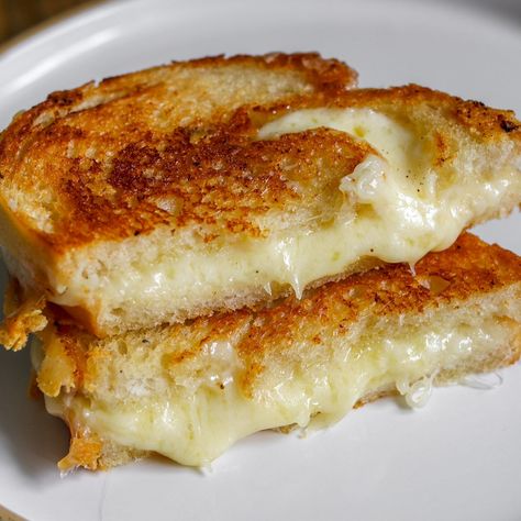 Garlic Bread Grilled Cheese with Toum Garlic Bread Grilled Cheese, Southern Cornbread Salad, Fancy Grilled Cheese Sandwiches, Lush Desserts, Lebanese Garlic Sauce, Onion Grilled Cheese, Easy Grilled Cheese, Cornbread Salad, Grill Cheese Sandwich Recipes