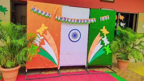 Backdrop decoration on Independence Day Indian Independence Day Decoration Ideas, Independence Day Theme Board, Independence Day Stage Decoration, Independence Day Decoration School, 15 August Independence Day Decoration, 15 August Decoration Ideas, Independence Day Decoration Ideas, Independence Day Backdrop, School Decorations Diy