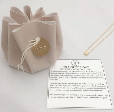 Jewerly Packaging Ideas, Gwp Ideas, Bags Quotes, Pochette Diy, Jewelry Package, Candle Design, Delicate Gold Necklace, Trendy Jewerly, Jewelry Logo