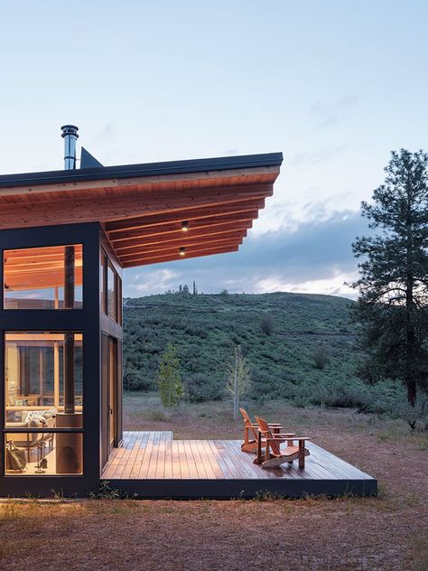 pbw architects sets modern industrial cabin in washington Modern Industrial Cabin, Glass House Interior, Wood And Glass House, Rustic Cabin Plans, Passive Homes, Industrial Cabin, Modern Mountain Cabin, Small Modern Cabin, Modern Rustic Cabin