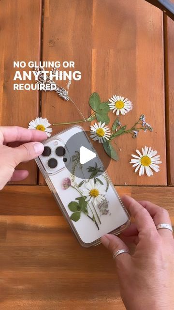 Pressed Flower Artist | Lori B on Instagram: "🌼🌱 Botanical Phone case tutorial.  Embarrassingly easy! Make one for every season." Phone Case Tutorial, Pressed Flower Phone Case, Iphone Diy, Flower Artists, Flower Iphone Cases, Flower Phone Case, Pink Iphone, Flower Farm, Pressed Flower