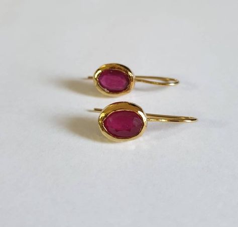 Gold Ruby Earrings, Emerald Ring Design, Gold Coin Ring, Vintage Gold Bracelet, Signet Rings Women, Vintage Gold Rings, Gold Coin Necklace, Coin Pendant Necklace, Birthstone Earrings