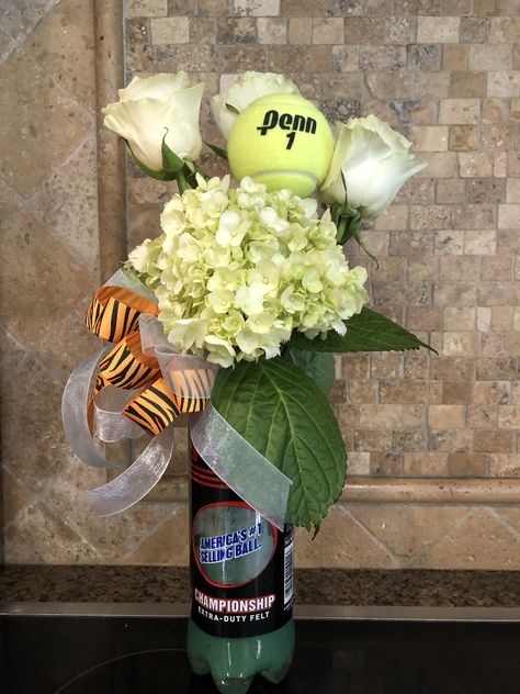 Tennis Senior Gifts High Schools, Senior Tennis Night Ideas, Senior Day Tennis Ideas, Tennis Ball Decorations, Tennis Banquet Centerpieces, Tennis Party Decorations Centerpieces, Tennis Ball Bouquet, Tennis Banquet Ideas Centerpieces, Senior Night Tennis Gift Ideas