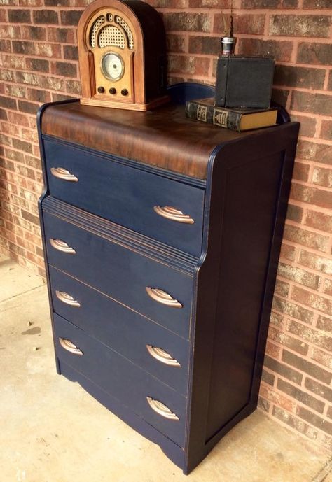 We love this antique waterfall dresser refinished by NB.Restorations. Completed with Coastal Blue Milk Paint and Java Gel Stain - what a combo! Waterfall Furniture, Waterfall Dresser, Java Gel, Art Deco Dresser, Dresser Refinish, Dresser Redo, Refinishing Furniture Diy, Blue Antique, Shabby Chic Dresser