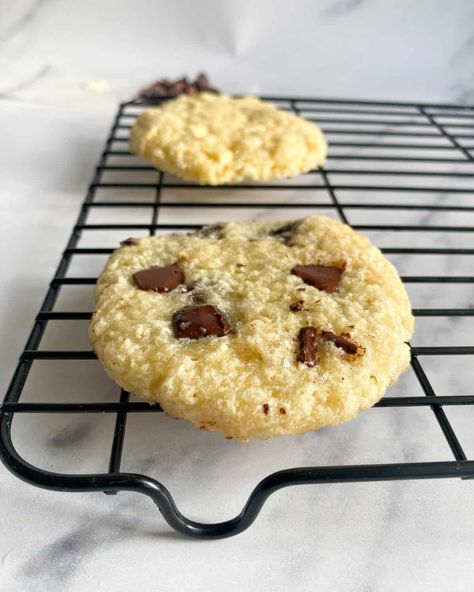 The best low calorie 1 minute chocolate chip cookie for one - Weight Loss With Veera Home Made Cookies Recipe, Chocolate Chip Cookie For One, Low Cal Chocolate, Cookie For One, Single Serve Cookie, Single Serve Snacks, Low Cal Dessert, Single Serving Recipes, Calorie Recipes